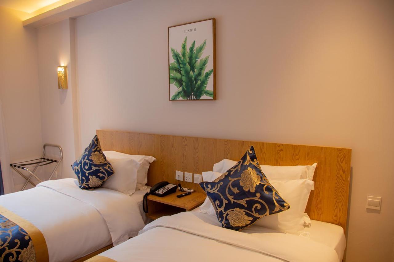 Vancii Hotel 万禧假日酒店 舍夫沙万 外观 照片